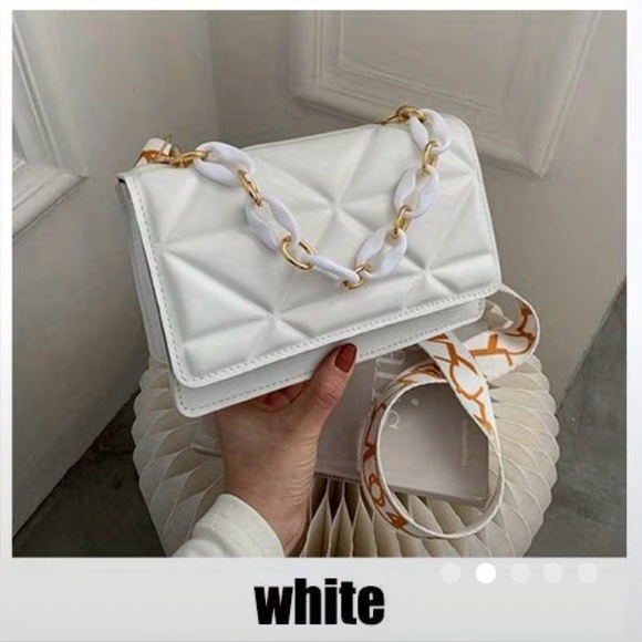 Elegant White Quilted Shoulder Hand Bag Crossbody Purse - Picture 6 of 11